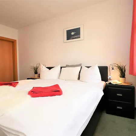 Birkenhof App 30, Piratenlager