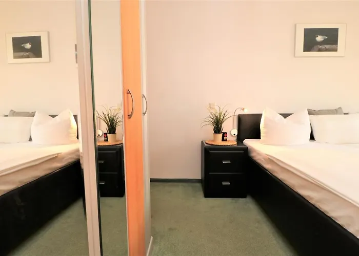 Birkenhof App 30, Piratenlager * فاستروم